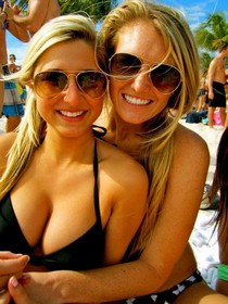 Sexy pussy outdoors